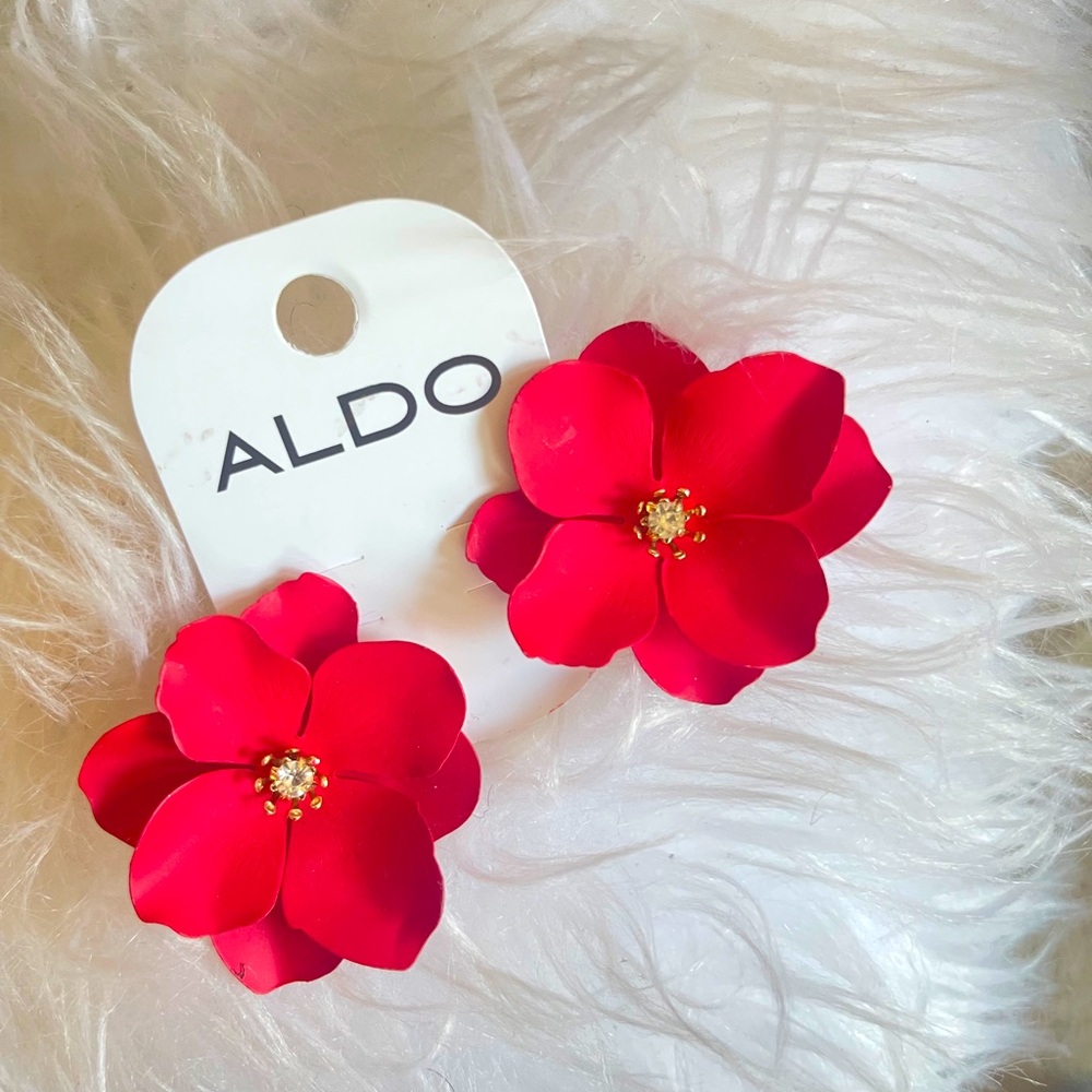 Aldo Flower earrings bnwt